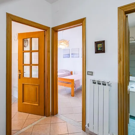 Gorgeous In With Kitchen Holiday home *