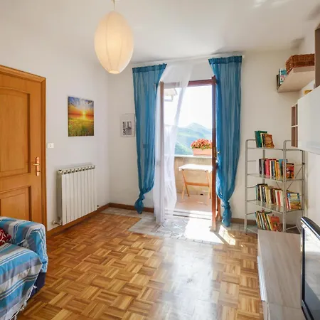Gorgeous In With Kitchen Holiday home *